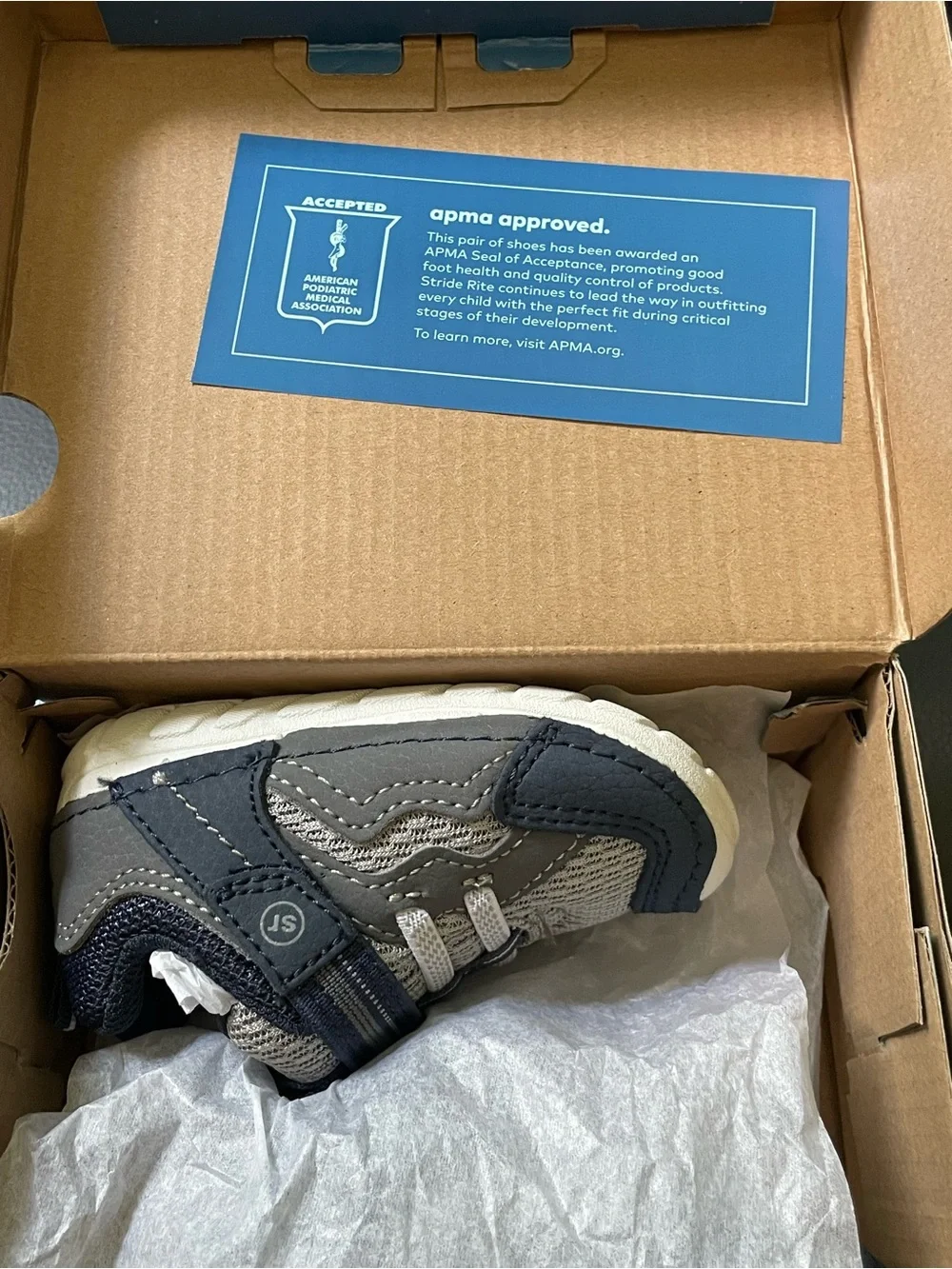 Stride Rite - Soft Motion Kylo Sneaker - NIB - Navy/Gray - Boys Size 4XWide